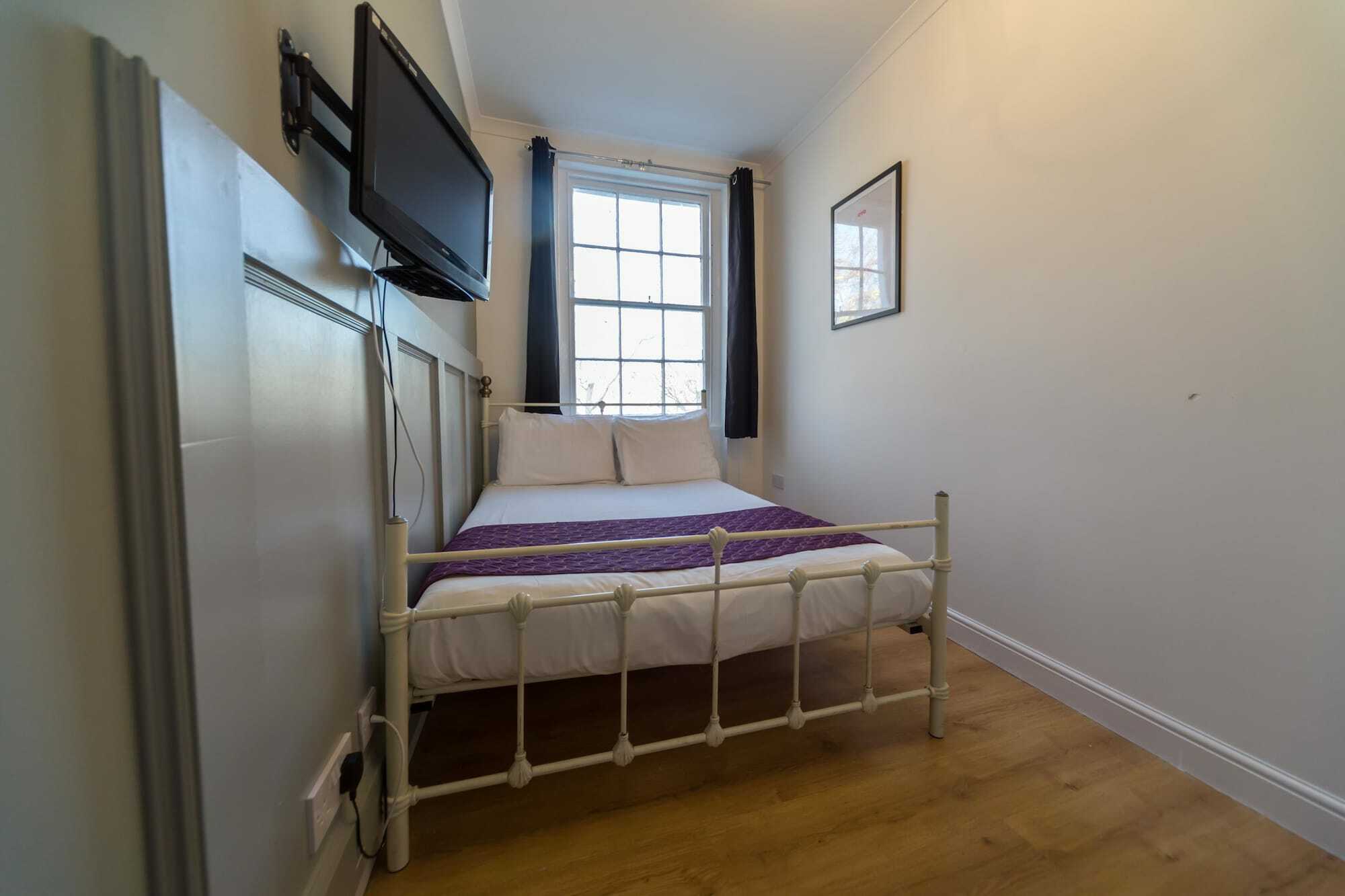 Oyo Kings Hotel Londen Buitenkant foto