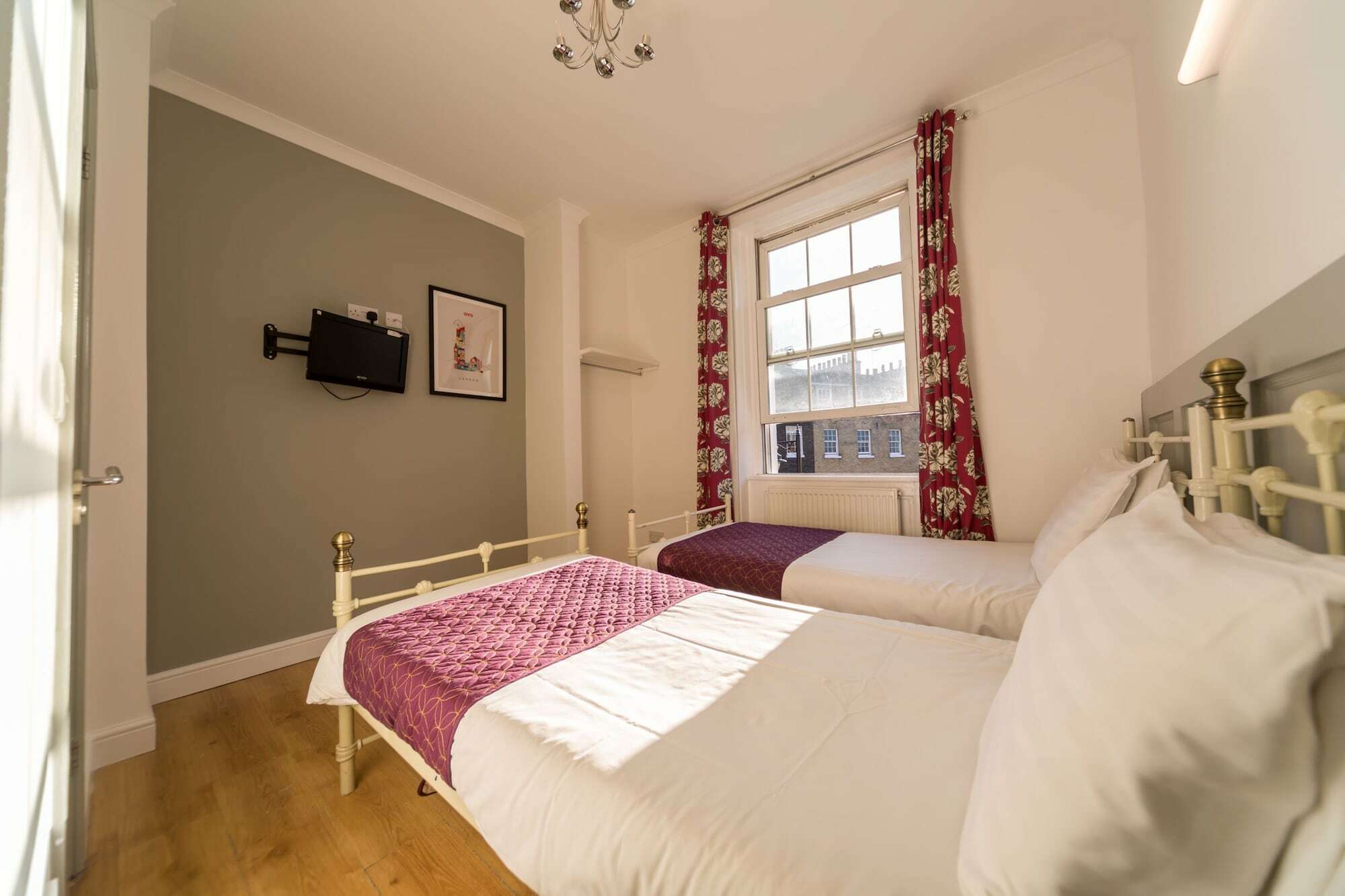 Oyo Kings Hotel Londen Buitenkant foto